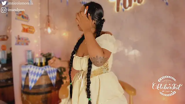 Nicolemorelli2 online show from October 3, 2025, 12:50 pm