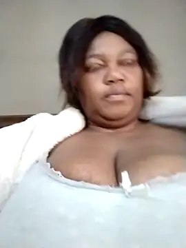 MATUREBUSSTY online show from October 1, 2025, 5:01 am