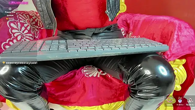 Snapshot of Alana_Jones_ chatting on November 14, 2025, 2:43 pm Alana Jones online show from November 14, 2025, 2:43 pm