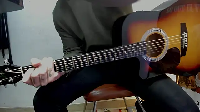 Snapshot of layneinchains chatting on September 19, 2025, 5:28 pm layneinchains online show from September 19, 2025, 5:28 pm