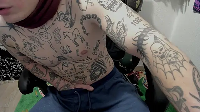 Snapshot of layneinchains chatting on March 3, 2025, 9:05 pm layneinchains online show from March 3, 2025, 9:05 pm