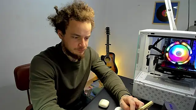 Snapshot of layneinchains chatting on December 22, 2025, 9:53 am layneinchains online show from December 22, 2025, 9:53 am