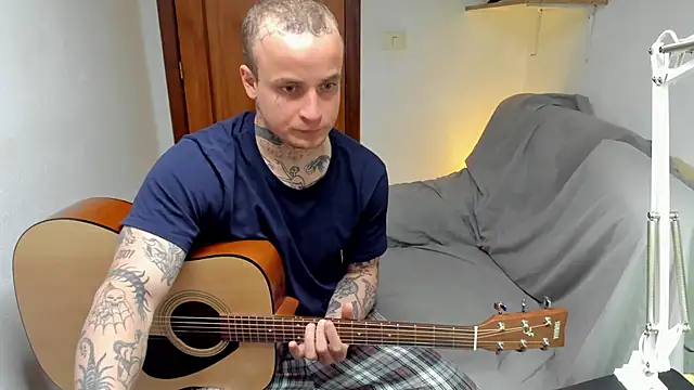 layneinchains online show from April 18, 2026, 2:41 pm