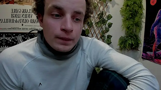 Snapshot of layneinchains chatting on March 14, 2025, 8:21 am layneinchains online show from March 14, 2025, 8:21 am