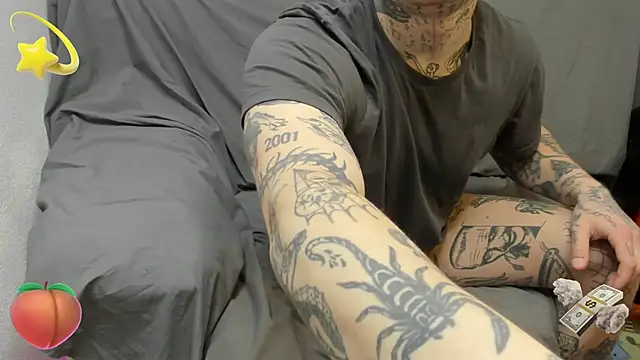 Snapshot of layneinchains chatting on February 17, 2026, 8:33 am layneinchains online show from February 17, 2026, 8:33 am