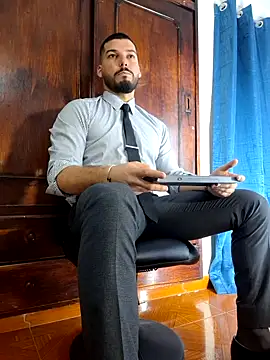 HenryBenso online show from October 7, 2025, 5:03 pm