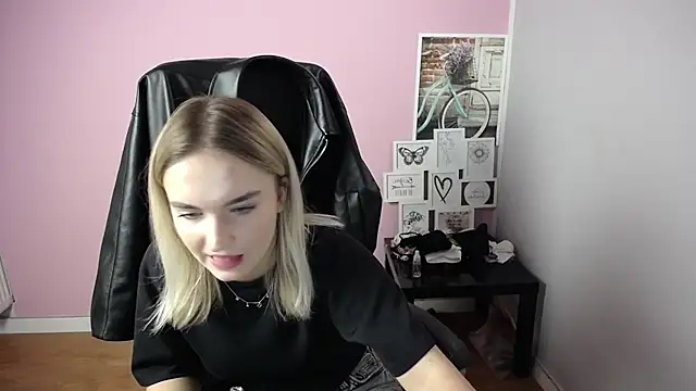 viktoria lovely online show from October 22, 2025, 9:31 am