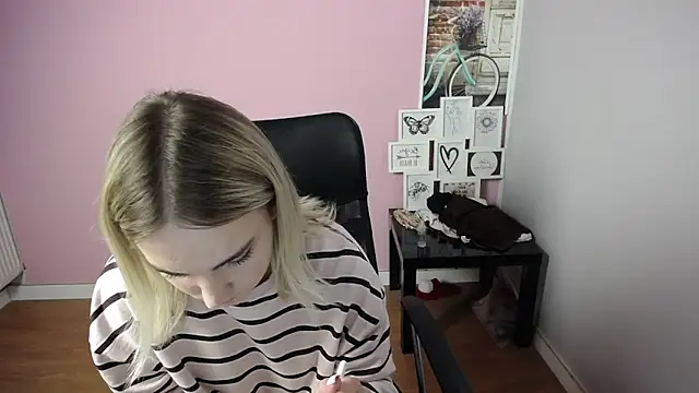 viktoria lovely online show from September 12, 2025, 10:04 am