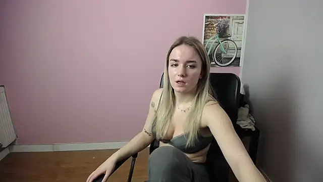 viktoria lovely online show from February 17, 2025, 7:58 am