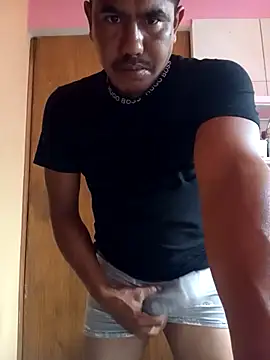 negro15cm17 online show from October 5, 2025, 5:25 pm