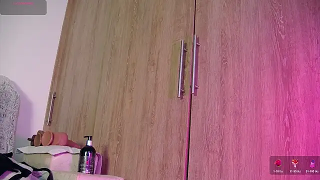 aidaadams online show from November 14, 2025, 12:20 pm