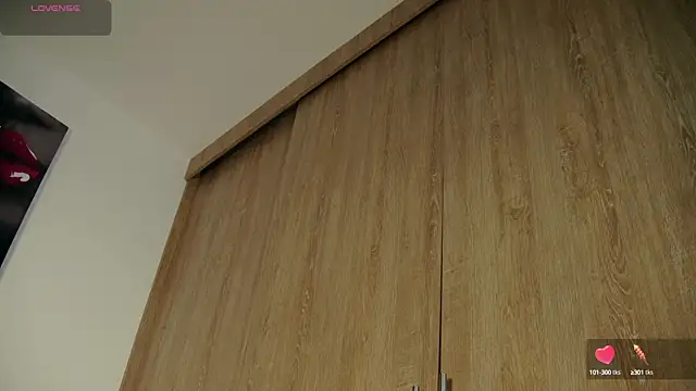 aidaadams online show from September 18, 2025, 10:18 am