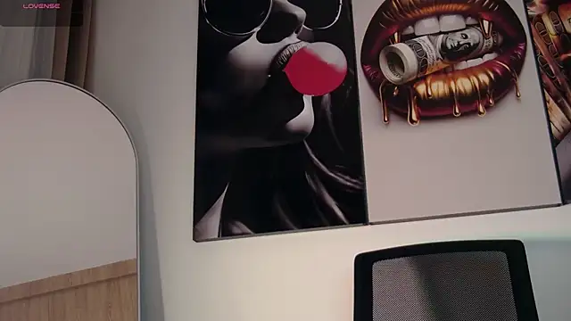 aidaadams online show from December 19, 2025, 10:50 am