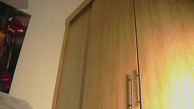 aidaadams online show from September 30, 2025, 10:32 am