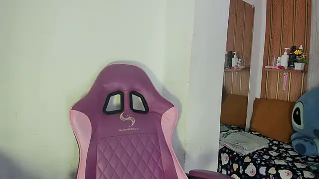 Alika01 online show from January 11, 2026, 4:03 pm