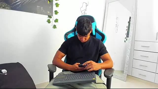 Bray Kevin online show from March 22, 2025, 3:20 pm