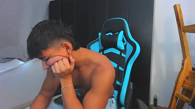 Bray Kevin online show from November 23, 2025, 3:33 pm