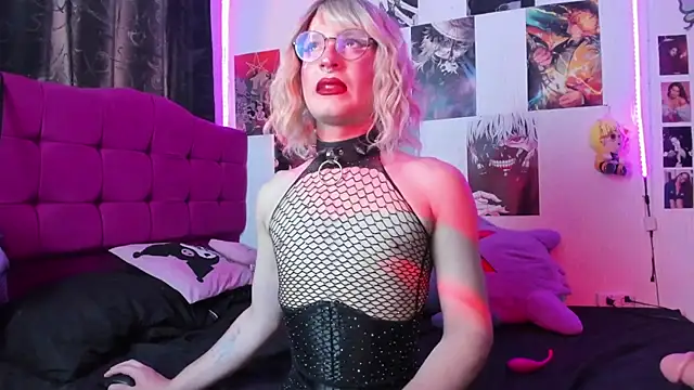 Violetx moon online show from March 9, 2025, 4:22 pm