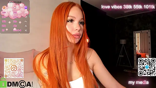 Snapshot of Tracy-Taylor chatting on November 21, 2025, 12:53 am Tracy-Taylor online show from November 21, 2025, 12:53 am