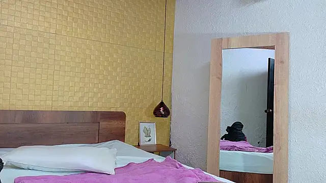 Mrs booty online show from March 14, 2025, 1:57 pm