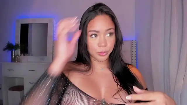 IsabelaVanegas  online show from February 21, 2025, 3:34 am