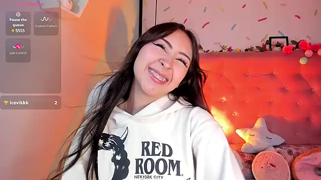 Snapshot of _cloe_martinez chatting on March 18, 2025, 8:48 pm cloe martinez online show from March 18, 2025, 8:48 pm