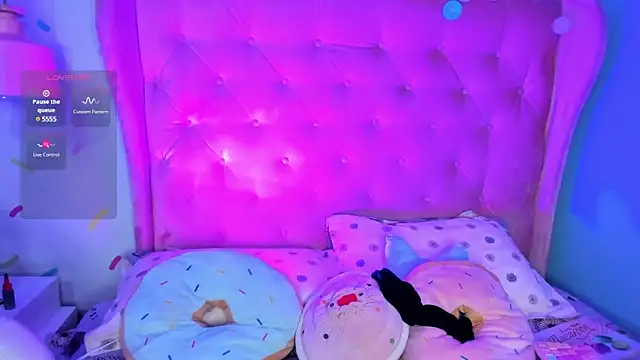 Snapshot of _cloe_martinez chatting on February 26, 2025, 12:20 am cloe martinez online show from February 26, 2025, 12:20 am