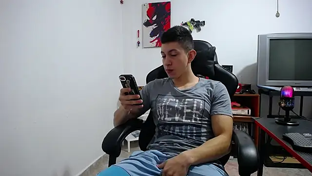 Snapshot of Iam_yourbabyprincess_XD chatting on November 5, 2025, 5:49 pm Iam yourbabyprincess XD online show from November 5, 2025, 5:49 pm