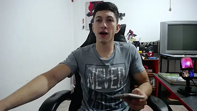 Snapshot of Iam_yourbabyprincess_XD chatting on February 11, 2026, 4:56 am Iam yourbabyprincess XD online show from February 11, 2026, 4:56 am