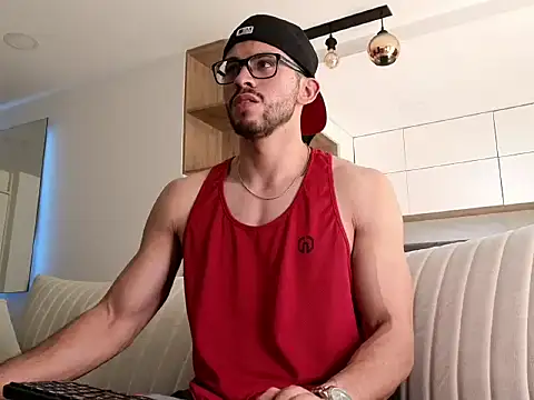 Phantom Bigger1 online show from December 16, 2025, 2:43 pm