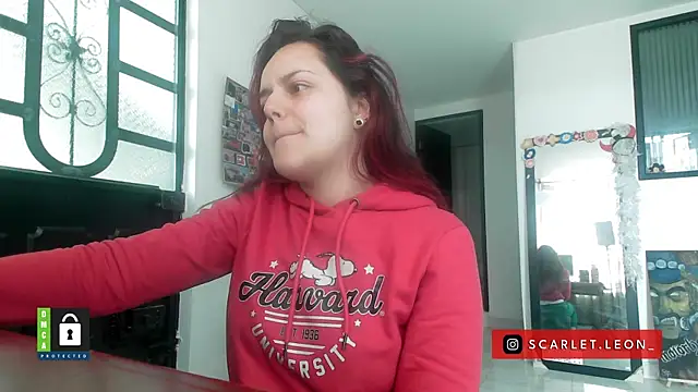 Scarletleon77 online show from December 4, 2025, 5:23 pm