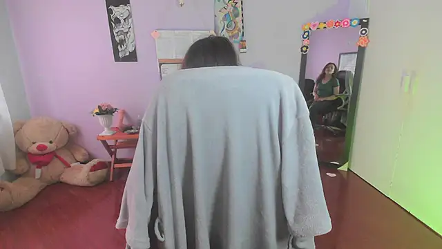 Scarletleon77 online show from March 10, 2025, 2:59 pm