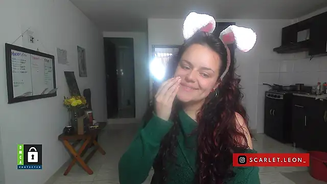 Scarletleon77 online show from March 27, 2026, 10:33 pm