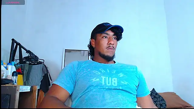 yosoy enzo2020 online show from March 8, 2025, 9:40 pm