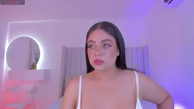 sarah-bonneth online show from September 15, 2025, 11:43 am