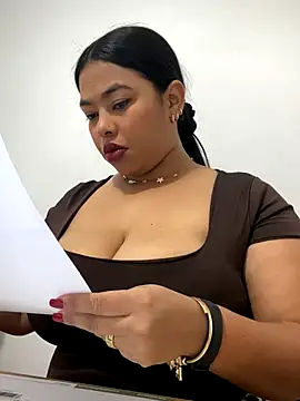 PUSHYLATE online show from December 3, 2025, 2:16 pm