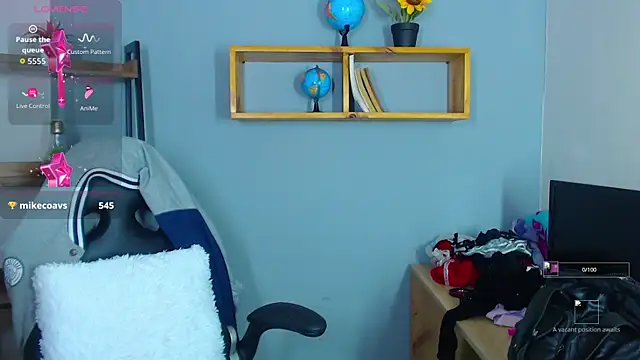 Snapshot of Erika_Stevens chatting on October 5, 2025, 4:42 pm Erika Stevens online show from October 5, 2025, 4:42 pm