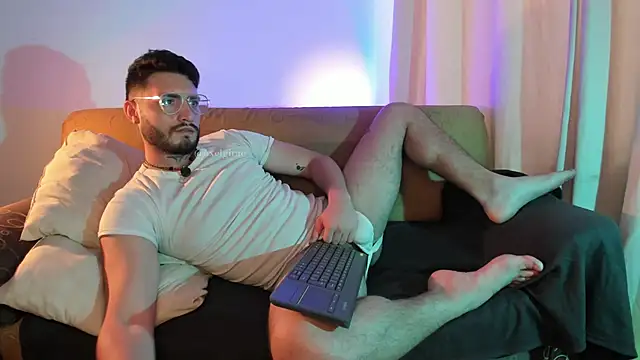 axel giracr online show from June 10, 2026, 7:59 pm