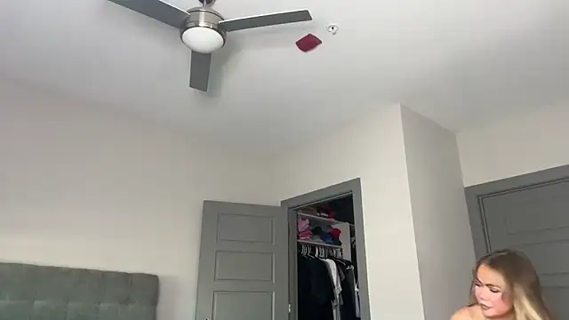 ElenaErickson online show from January 20, 2025, 11:43 pm