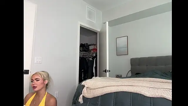 ElenaErickson online show from September 8, 2025, 7:46 pm