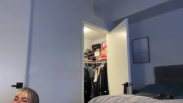 ElenaErickson online show from April 13, 2026, 2:37 am