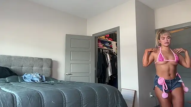 ElenaErickson online show from March 3, 2025, 7:49 pm