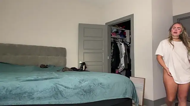 ElenaErickson online show from January 9, 2025, 12:03 am