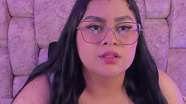 Snapshot of Emilyboobss chatting on February 3, 2026, 6:22 am Emilyboobss online show from February 3, 2026, 6:22 am