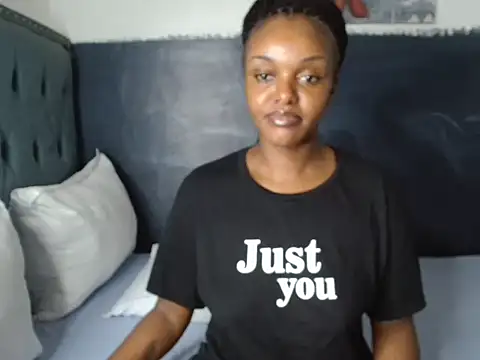 FaeMDom2 online show from October 12, 2025, 9:38 pm