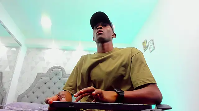 JacksonMuller  online show from January 16, 2025, 2:41 pm