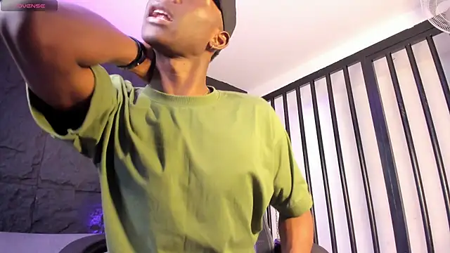 JacksonMuller  online show from December 1, 2025, 12:17 pm