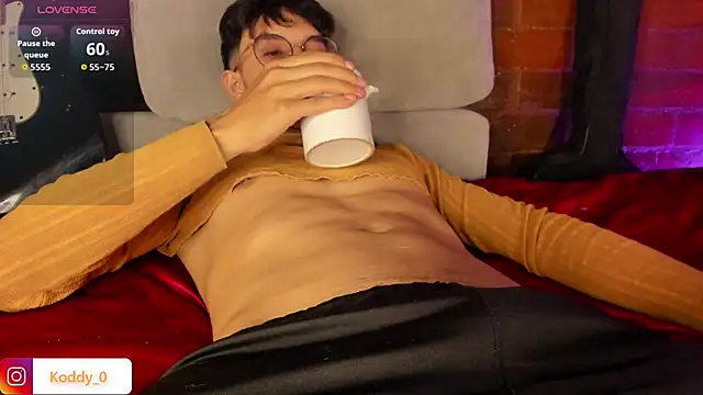 Snapshot of koddy_0 chatting on November 4, 2025, 11:52 pm koddy 0 online show from November 4, 2025, 11:52 pm