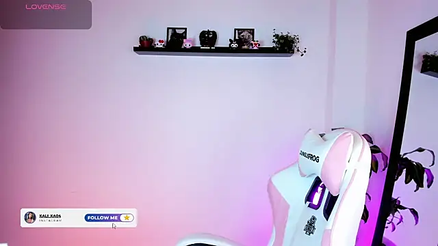 kali ka  online show from November 14, 2025, 8:01 pm