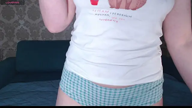 Louise Lavender online show from January 16, 2025, 4:07 am